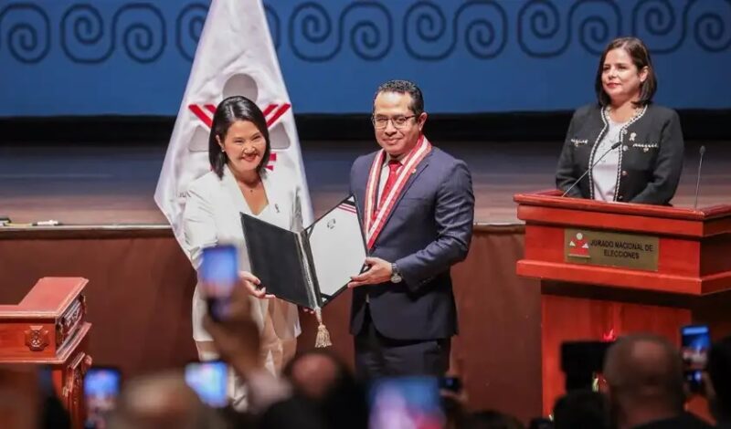 JNE gastó más de S/140 mil en la ceremonia de entrega de credenciales a Keiko Fujimori y sus vicepresidentes
