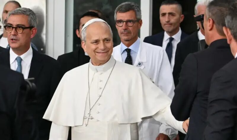Papa León XIV sí podría viajar a Sudamérica en noviembre, según cirujano que lo operó: «No hay motivos clínicos por los que no se pueda realizar»