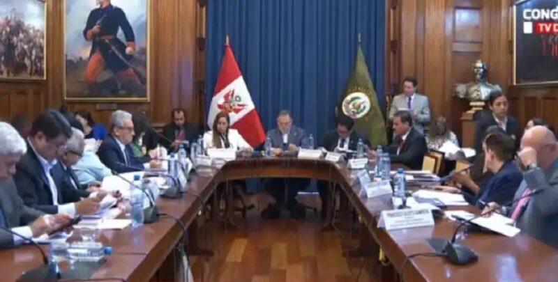 Comisión de Constitución aprueba dictamen que incluye 7 puntos adicionales a la de Diputados