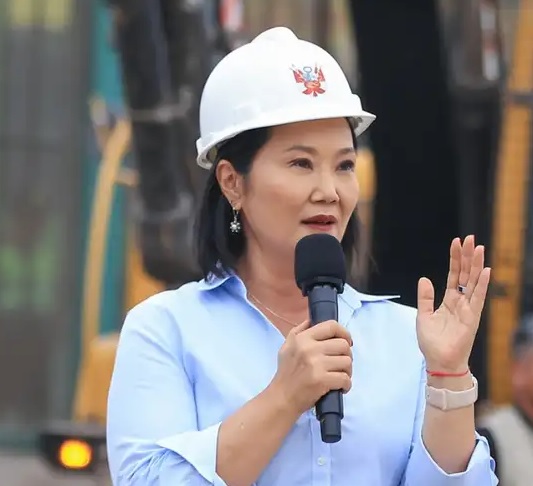 Keiko Fujimori reduce de 3 mil a 2 mil los colegios prometidos durante la campaña