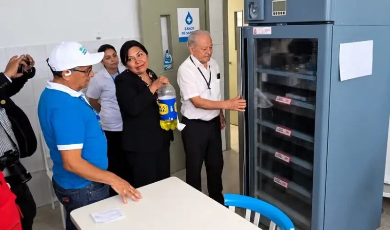 Encuentran gaseosa de tres litros en refrigeradora para muestras de sangre de hospital de EsSalud en Moquegua